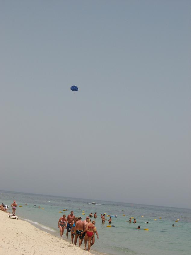 Я на парашюте. Медовый месяц в Тунисе