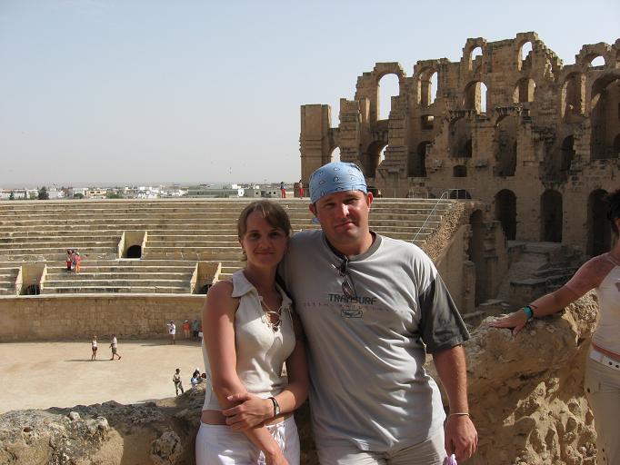 Руины Коллизея. Медовый месяц в Тунисе