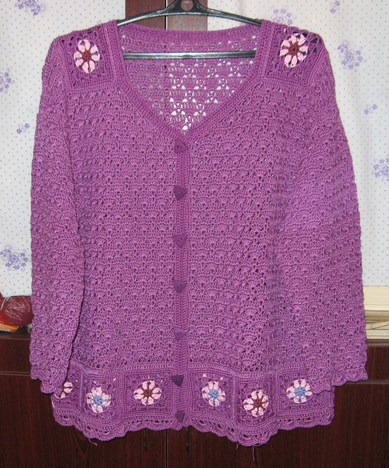 Кофта с квадратами крупно. Сиреневая кофта