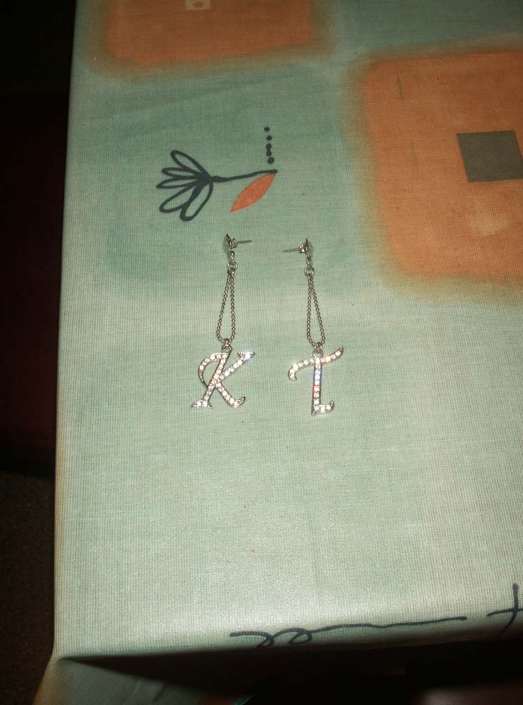 серьги 'Хеллоу, Китти'. золото, серебро, бижа