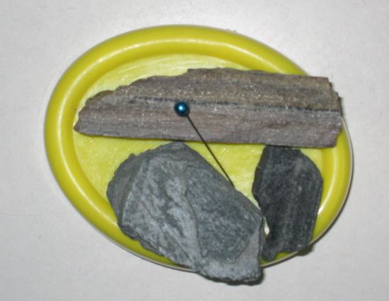 примагнитившийся камень. моя работа