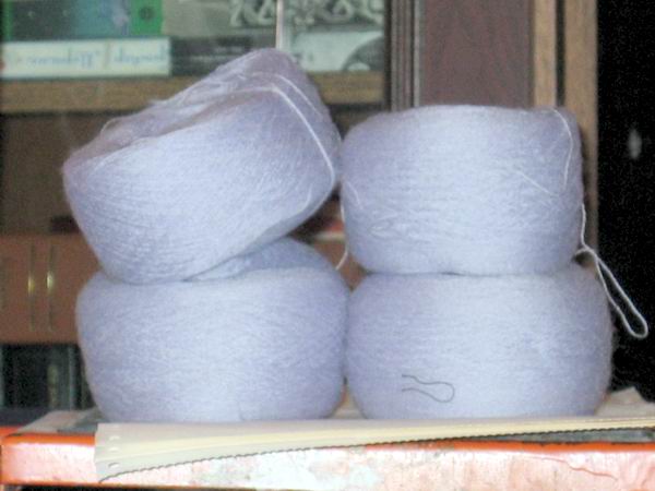 бледно-сиреневые ч/ш 400гр. Пряжа