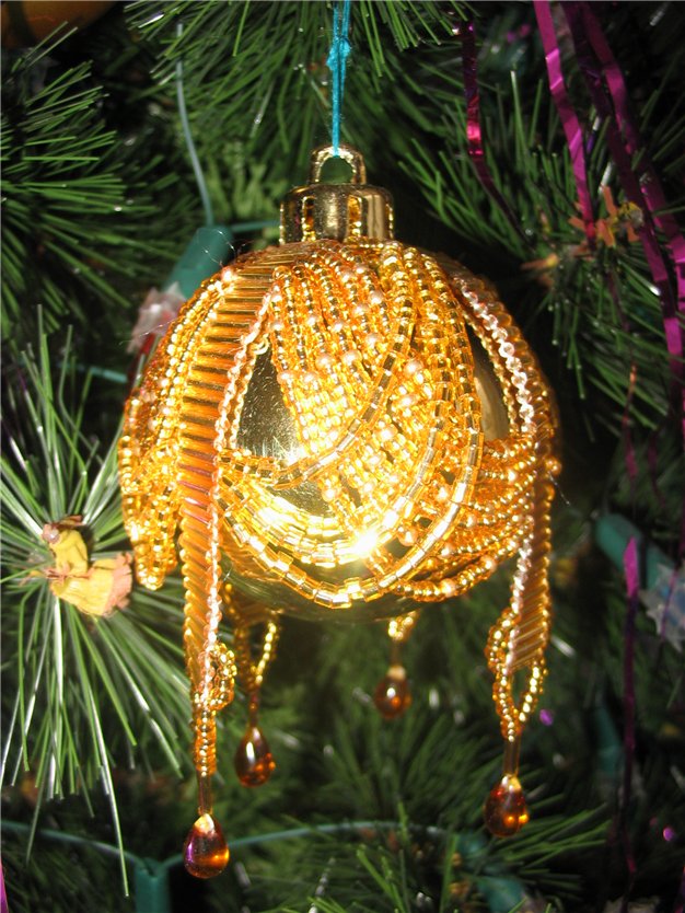 Новогодний шарик. Бисер