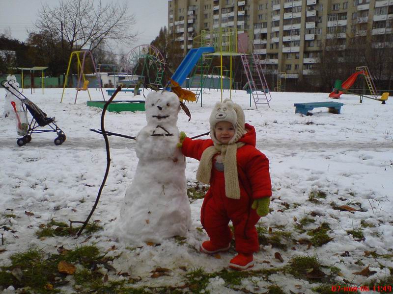 Первый снеговик. Зимние фотки