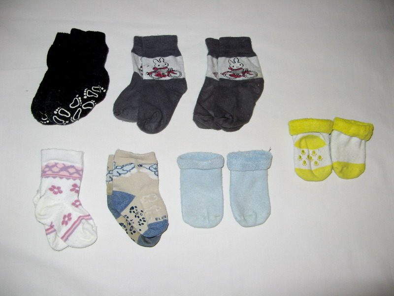 Носочки б/у. 1,1 Носочки и пинетки ( 100р)