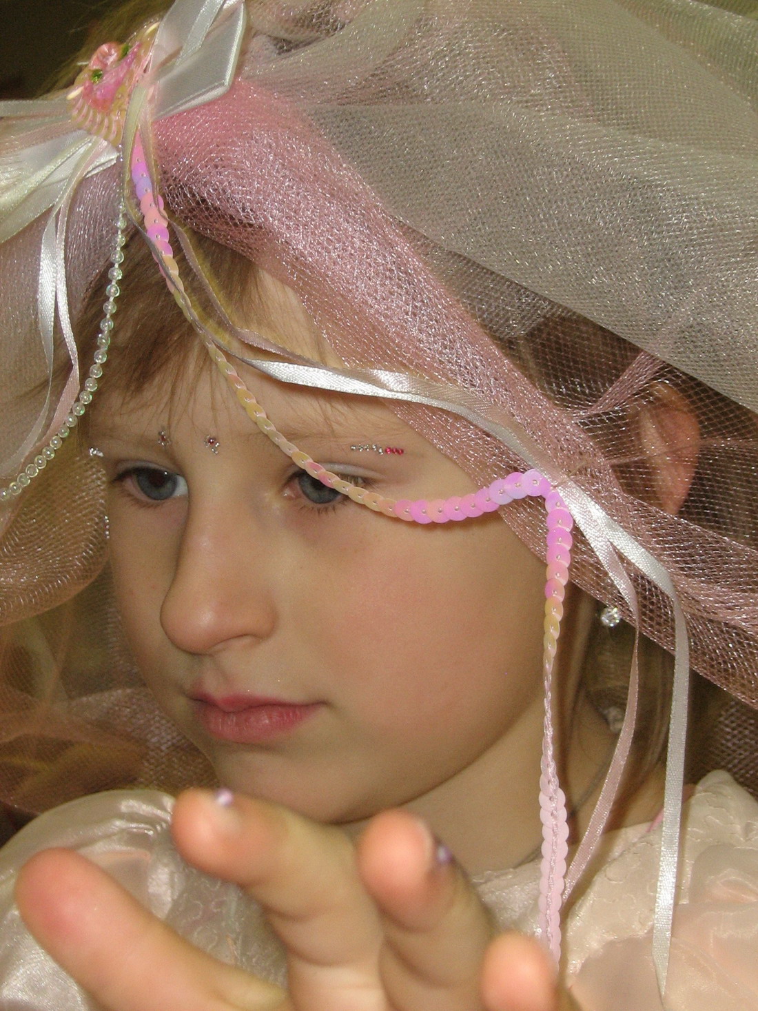 Сама нежность. Асенька на празднике