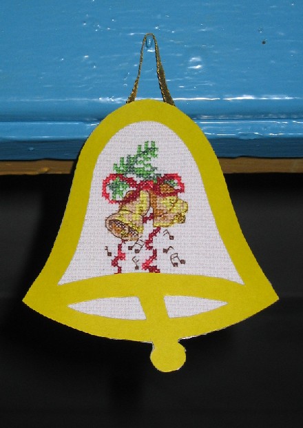 Колокольчик-подвеска - самоделка из цветного картона.. Мои вышивки