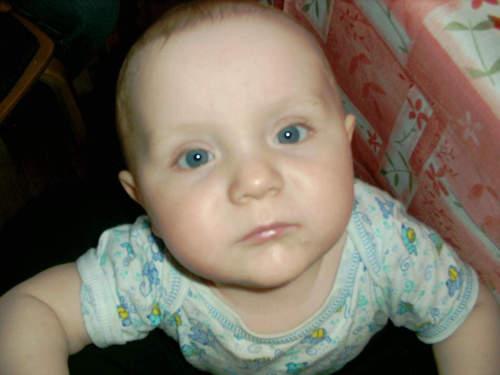 че то скучно мне............ 