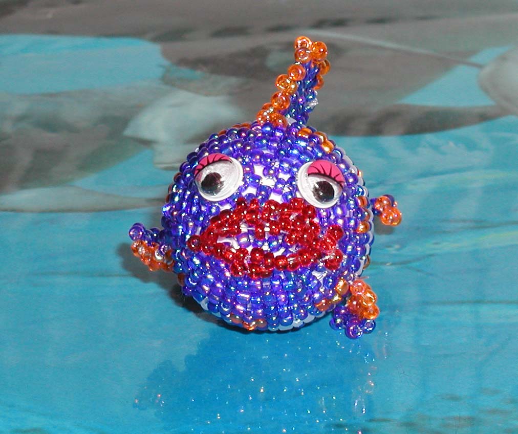 рыбка из яйца. яйцо-рыбка из бисера (мои работы)