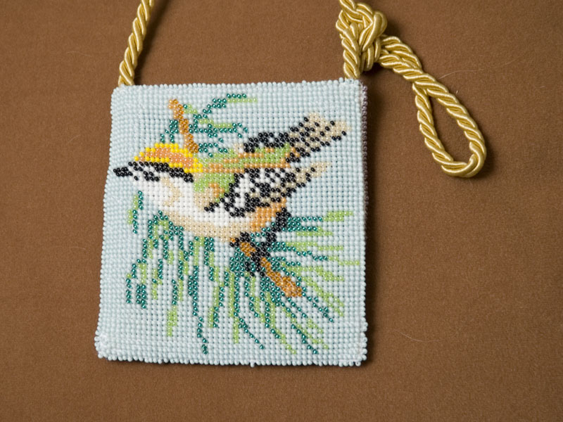 Птичка королек. Вышивка бисером