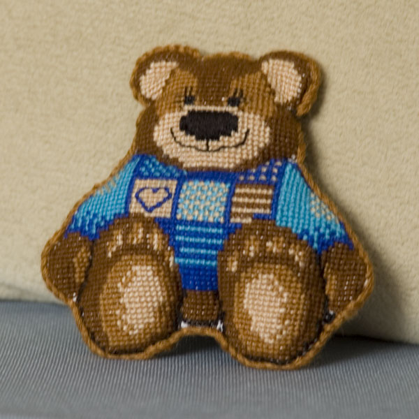 Мишка, Риолис. Вышивка крестиком