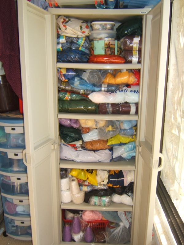 Большой шкаф. Мой рукодельный угол:)