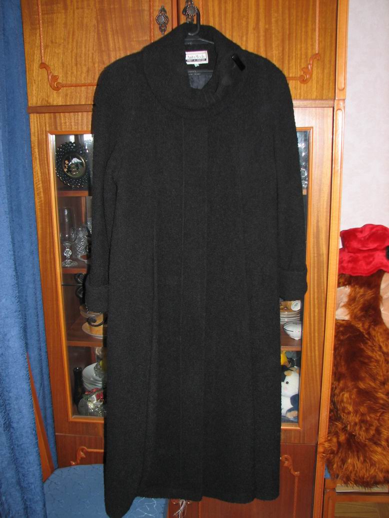 Пальто чёрное,материал букле рост 165-170.. Женская верхняя одежда.