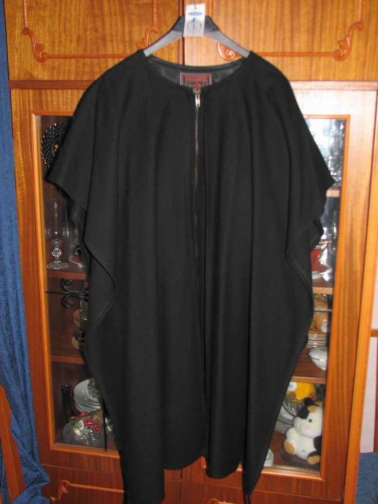 Пальто-накидка.. Женская верхняя одежда.