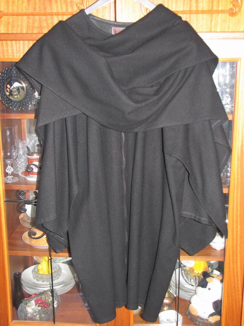 Пальто-накидка.. Женская верхняя одежда.