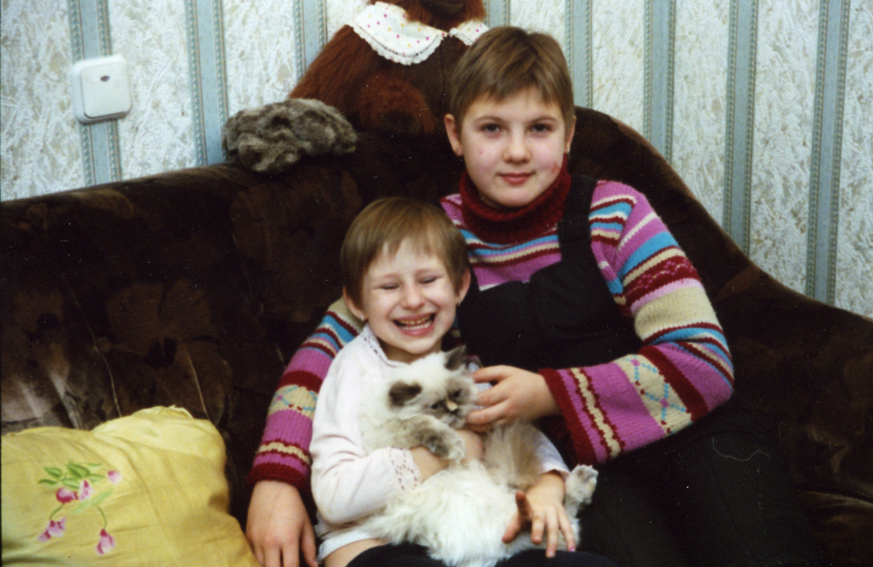 Две сестрички - мамины дочки. Даша (2006) 