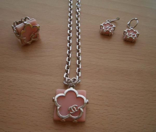 38.Шанель квадрат. БИЖУ