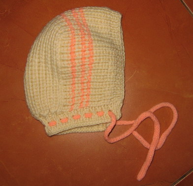 Шапочка ручная вязка. Детские вещи