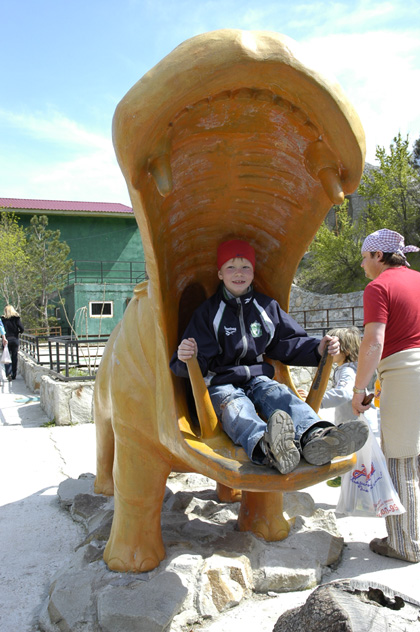 В Ялтинском зоопарке. 10 Майские в Крыму 2006