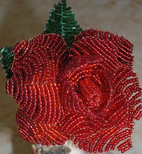 Роза. Волшебство из бисера