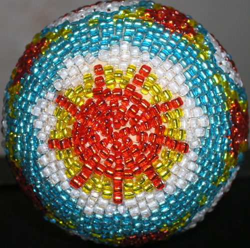 Пасхальное яйцо 'Нина' (вид снизу). Волшебство из бисера