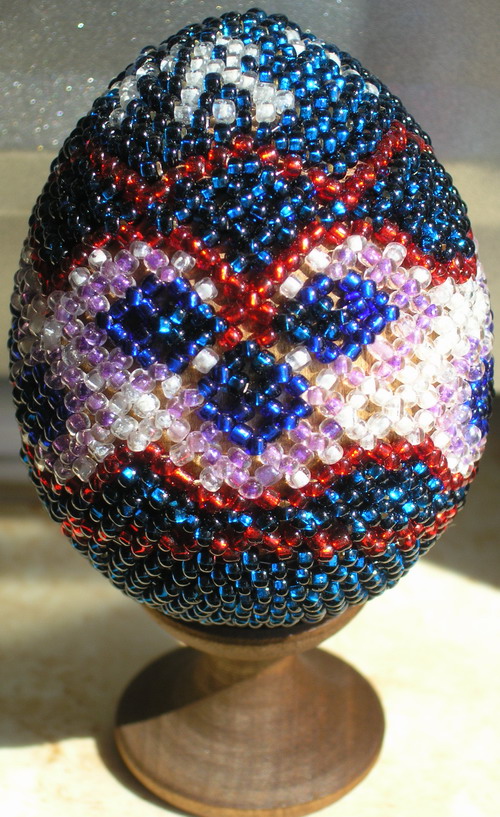 Пасхальное яйцо 'Фиалка для любимой'. Волшебство из бисера