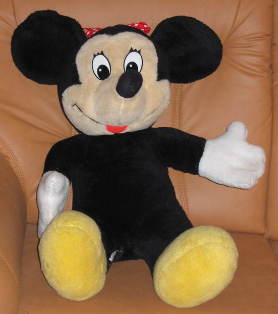 Мики-маус, высота около метра. Детские игрушки