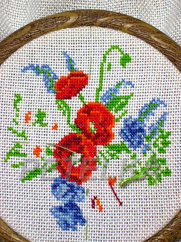 3. Игольница с маками (Vervaco)