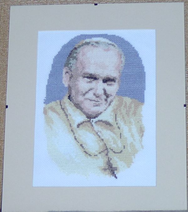 'Ojciec Święty'. Haft krzyżykowy