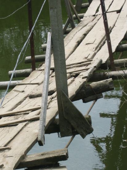 фрагмент навесного моста. лето 2006