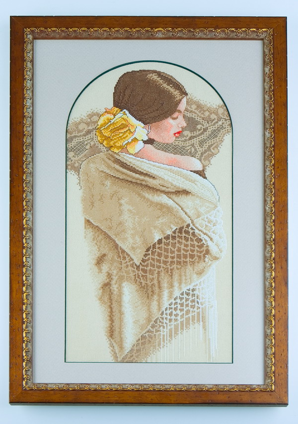 'Белая шаль' от Bucila уже оформлена. 