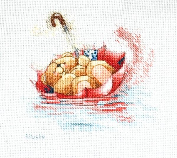 мишка в зонтике. Вышивка крестиком