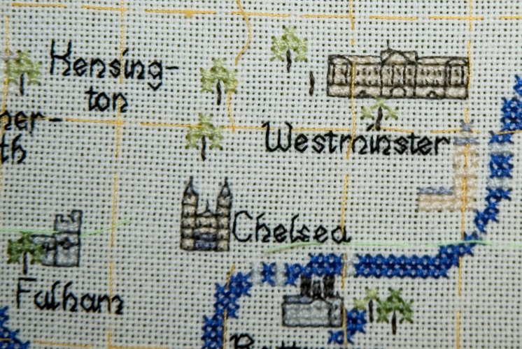 Дворец в Лондоне (крупно). Процессы