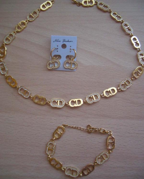 36 Диор . БИЖУ