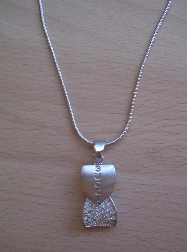 39 Гуччи Киска. БИЖУ