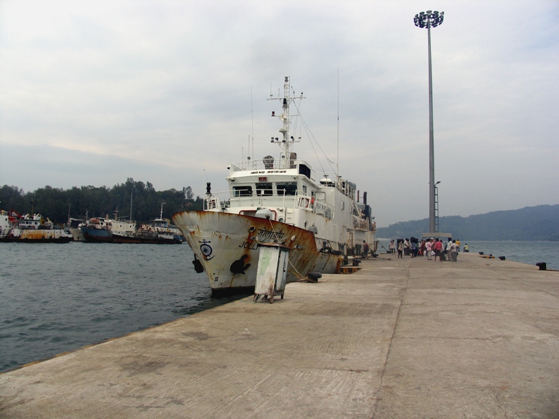 Наш бело-рыжий теплоход. Порт-Блэр