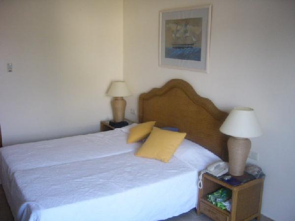 стандартная комната в основном здании. Марин палас 2006