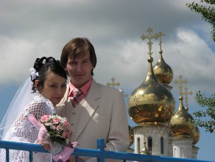 На фоне куполов. Я