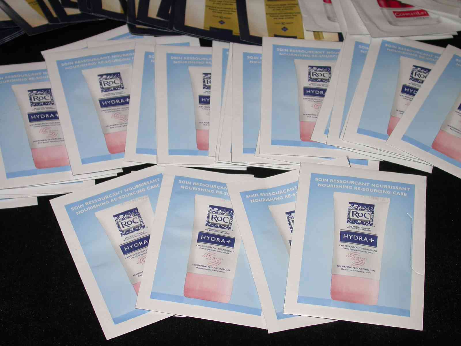 Увлажняющий крем для сухой кожи в сашетах  (1,5 мл). Косметика R*o*C