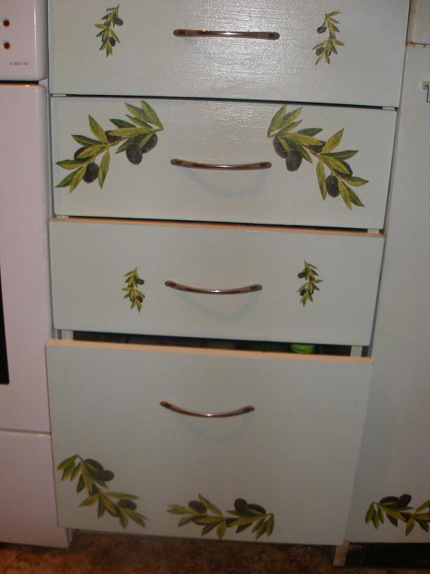 стол  с ящиками. декупаж