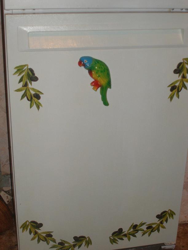 нижняя часть холодильника. декупаж