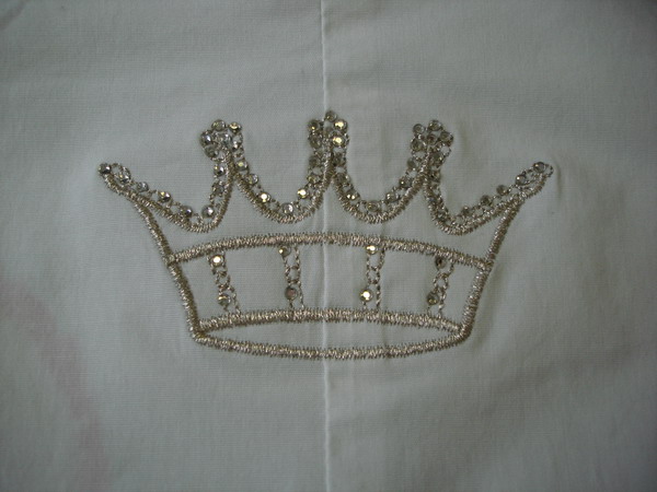 арт.8902А, вышивка на спинке. Школа 2007