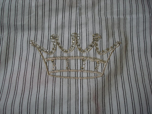 арт.8902В, вышивка на спинке. Школа 2007