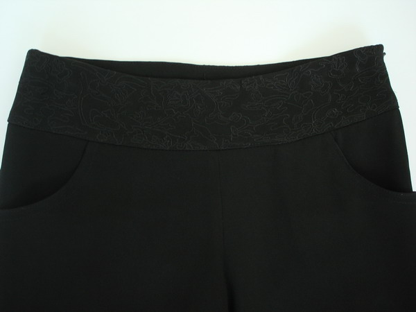 арт.58-41В, вышивка по кокетке, 597 руб.. Школа 2007