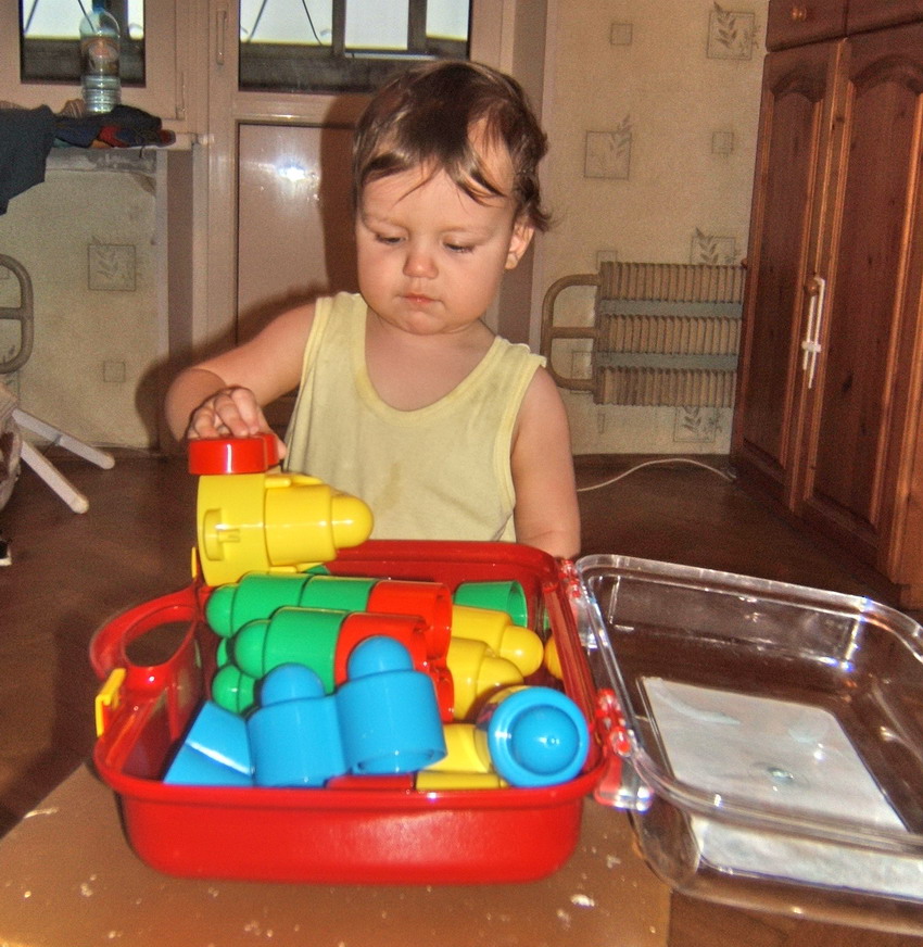 А еще вот такой вот конструктор - это он называется 'мегаблокс' или что-то другое?. год-отчет о походе на 'Совенок'