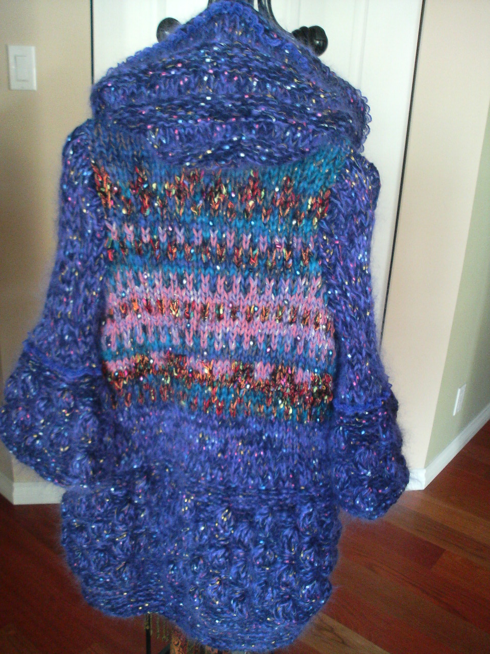 Спинка. Воротник-капюшон. 