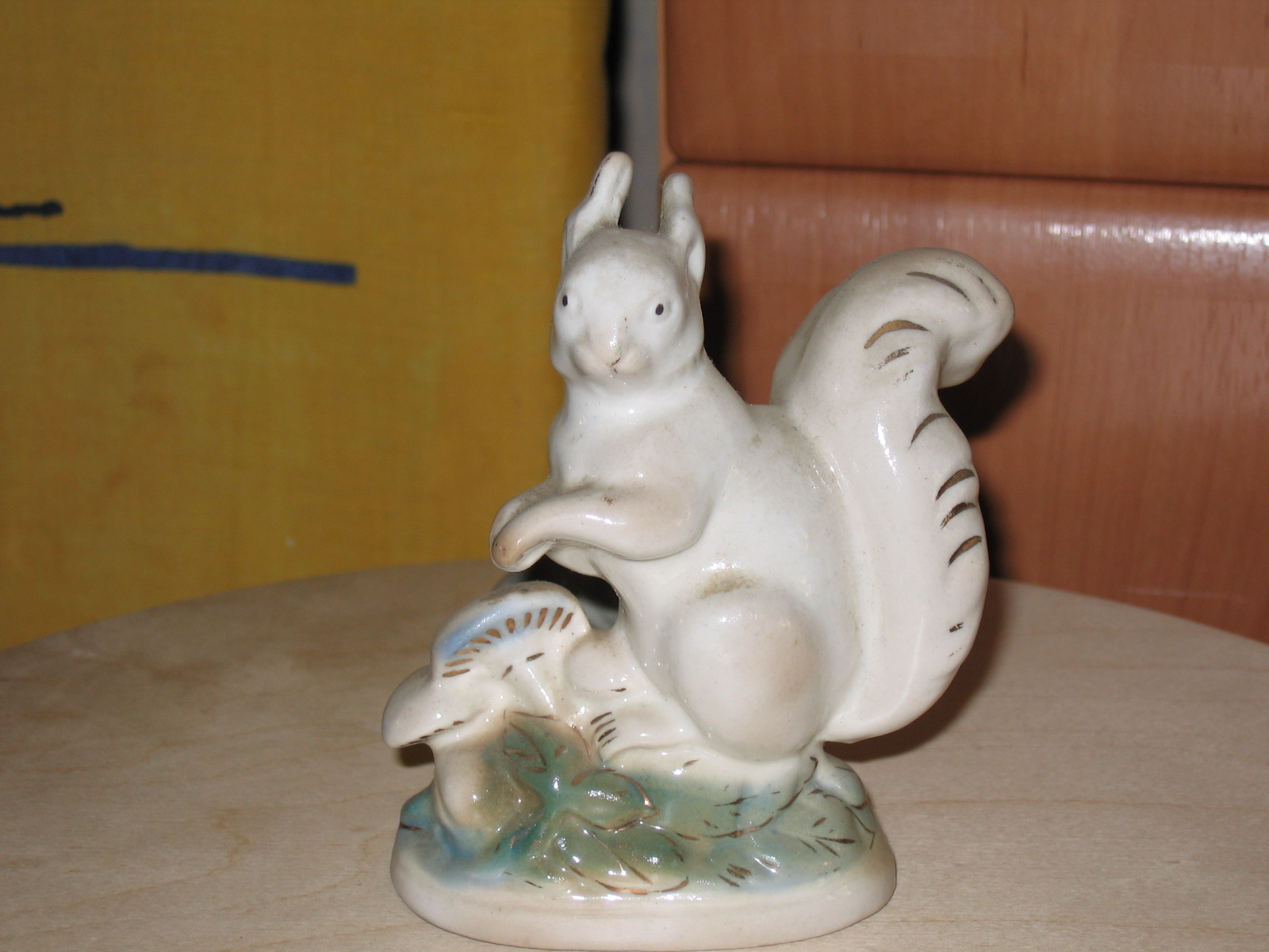 Белка. Старая гжель. Статуэтки