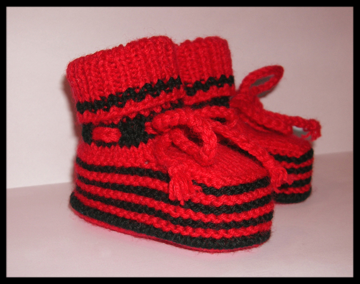 Красные пинетки . Мои работы - вязание