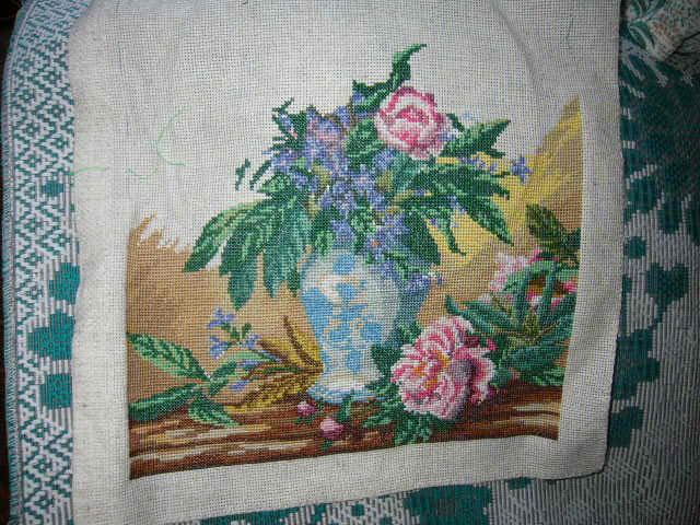 процесс вышивания пионов