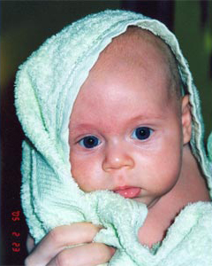 Птенчик в полотенчике. Наш Мишутка